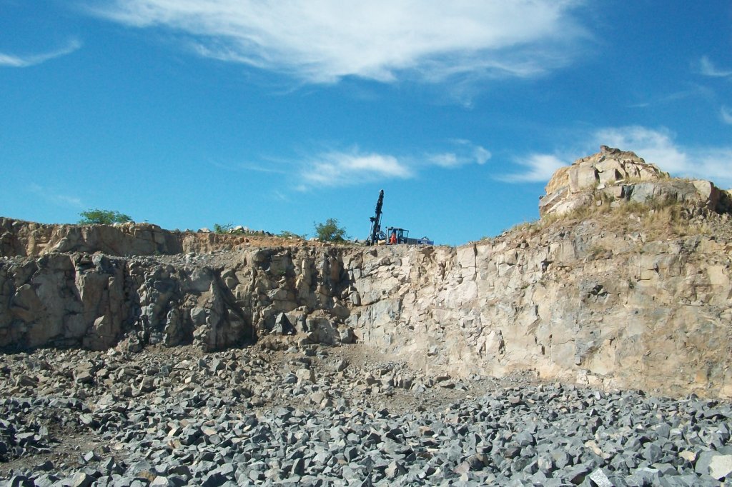 En zona de Romero Cue vecinos y dueño de cantera están en conflicto
