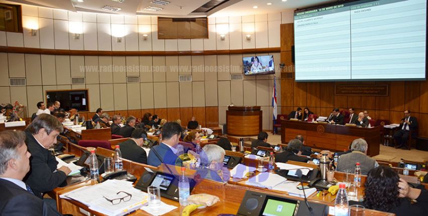 Aprueban ley contra lavado y narcotráfico