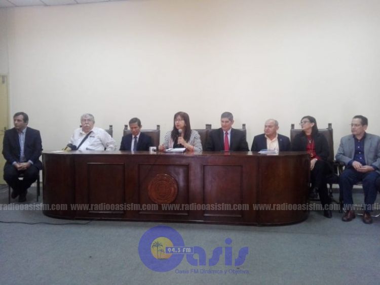 Principales autoridades de la UNA renuncian al aumento salarial