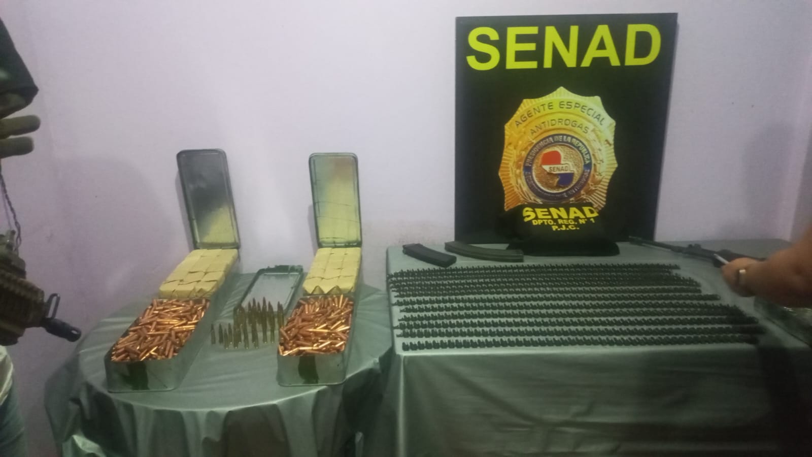 Armas, proyectiles, drogas y dos detenidos en procedimiento de la SENAD