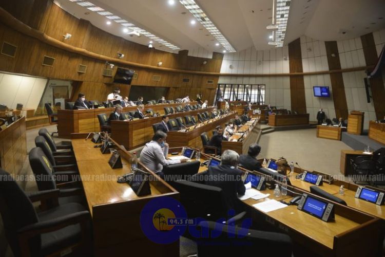 Senadores deciden exonerar cuota de servicios básicos por tres meses