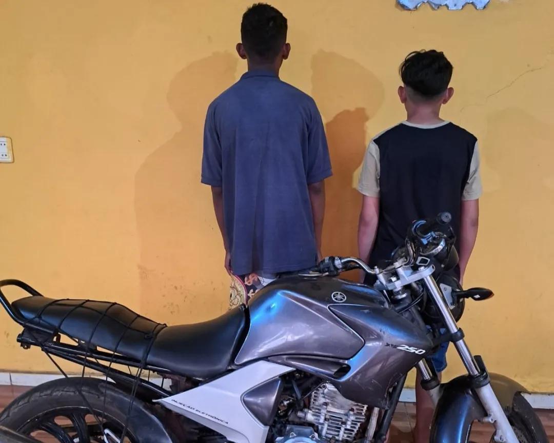 Menores fueron fueron aprehendidos en plena vía pública con motocicleta indocumentada