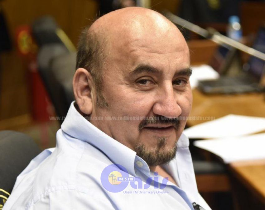 Admite tráfico y pide premio