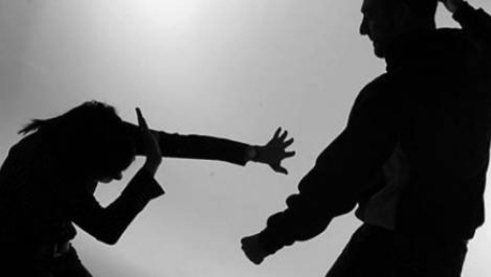 Abogado imputado por maltratar a su madre: amenazó con “mandarle sicarios”