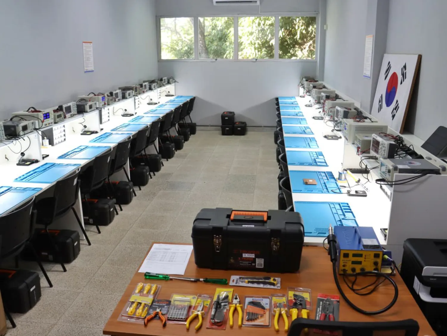 Inauguran laboratorios claves para la formación técnica y desarrollo industrial en nuestro país