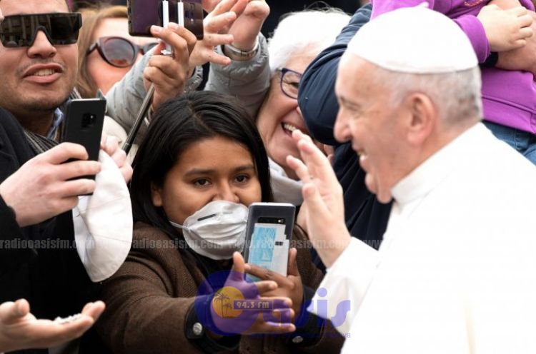 Para Francisco expresa su cercanía a afectados por el coronavirus y personal sanitario