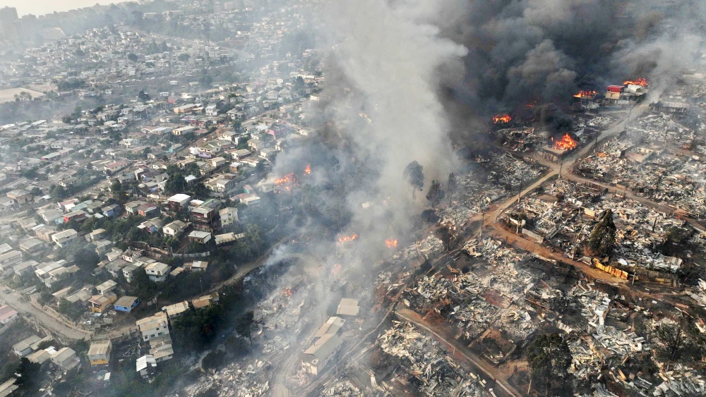 Suman casi un centenar de muertos en devastadores incendios en Chile