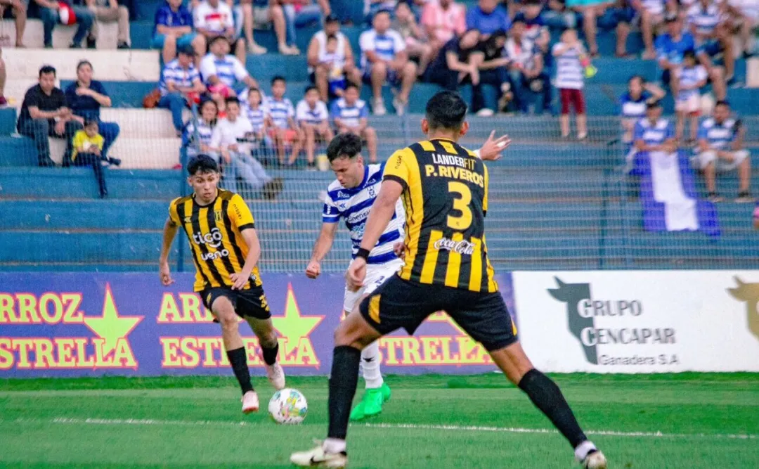 Guaraní vence al '2' en su propia casa