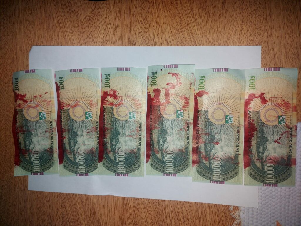 Más billetes entintados salen de otro cajero del BNF