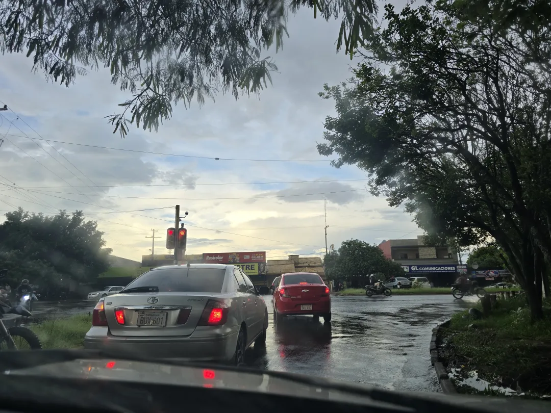 Viernes caluroso, húmedo y con posibles tormentas en varias zonas del país