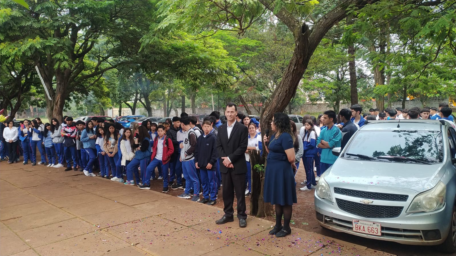 Con una cálida bienvenida fue recibido el director del CRE