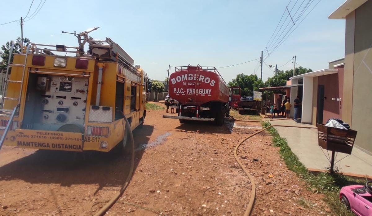 Una vivienda del barrio Jardín Aurora fue consumida parcialmente por incendio