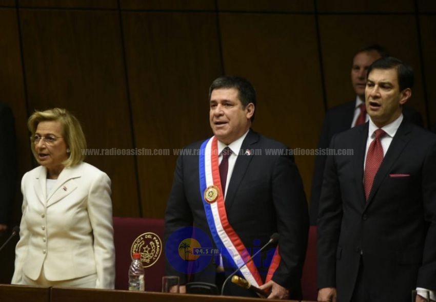 Cartes entregó el mando