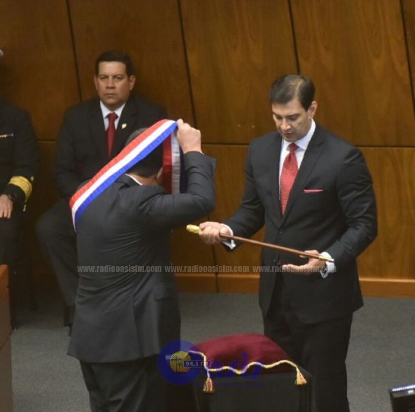 Horacio Cartes pide jurar como senador