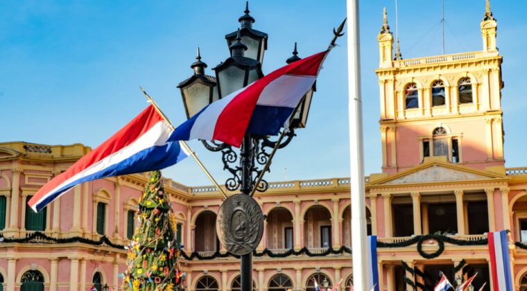 Decretan asueto para funcionarios públicos desde el mediodía de este viernes