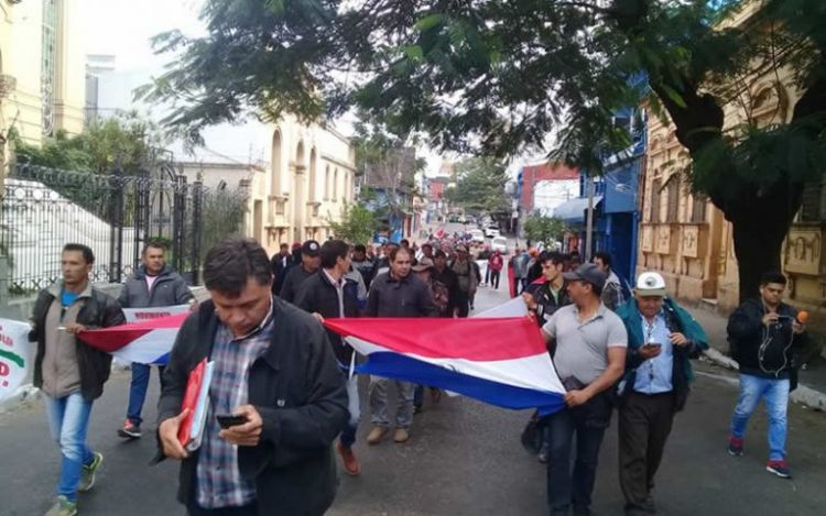 Prosigue  movilización campesina