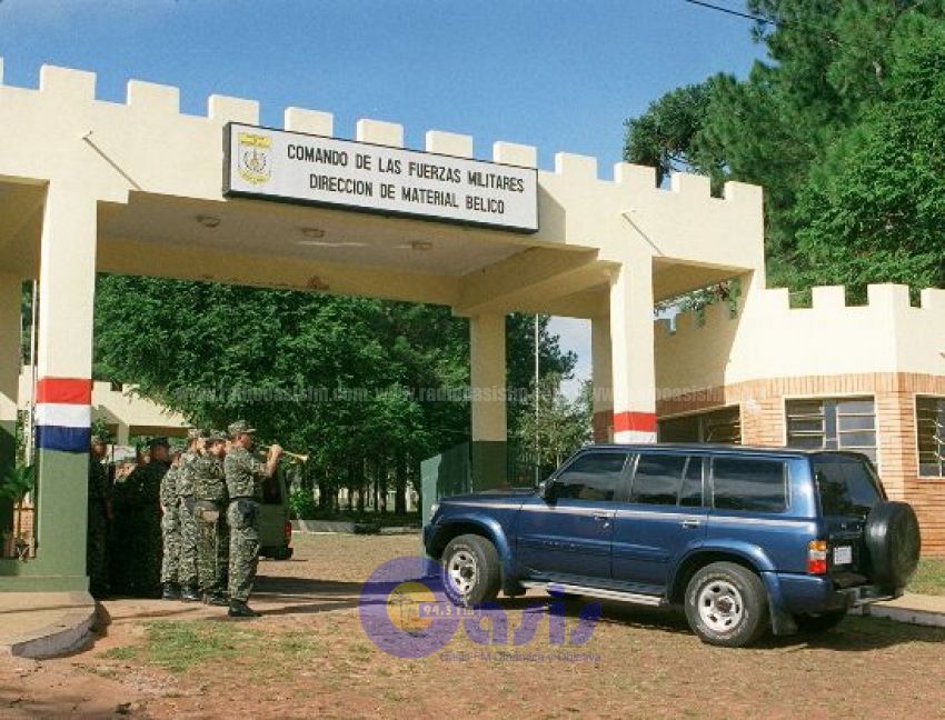 Jefe militar, acusado de apuntar su arma a un civil