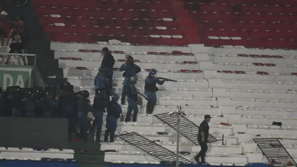 La Policía explica el ingreso tardío de los cascos azules