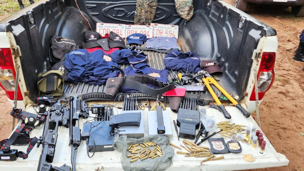 Piratas del asfalto muestran poderío en intercambio de tiros con policías