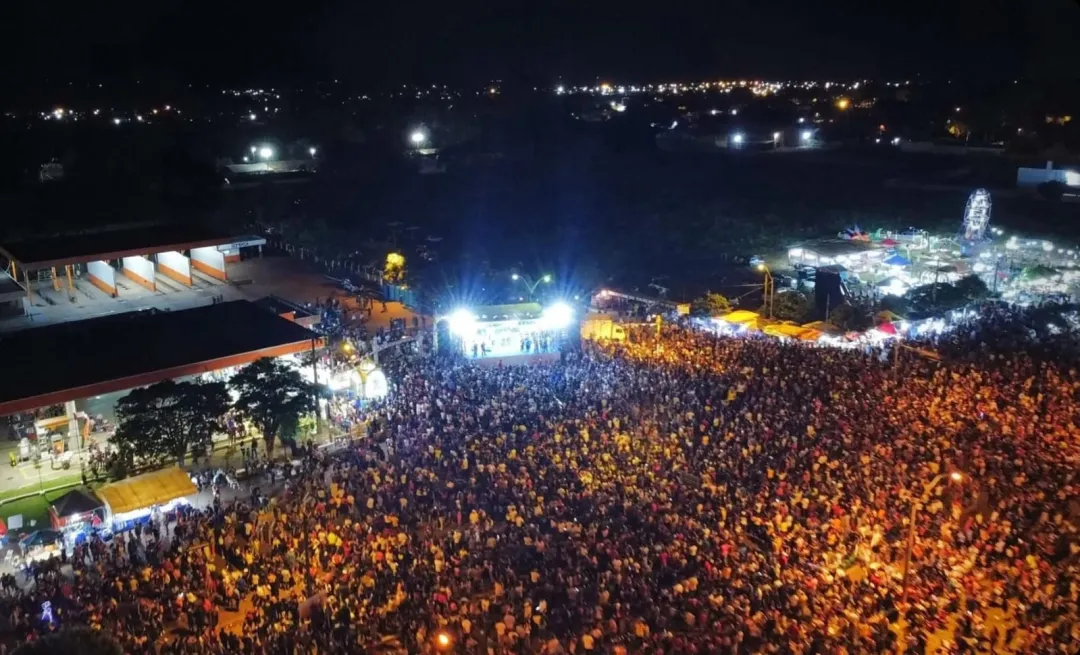 Multitudinaria presencia de devotos en el último dia del novenario a la Virgen de Caacupé en PJC