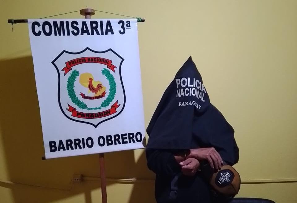 Con cuchillo en mano intentó asaltar a dos mujeres pero quedó detenido