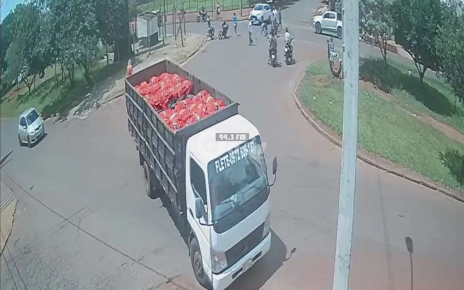 Niño de 13 años sufre traumatismo de cráneo tras choque entre motocicleta y camión en Pedro Juan