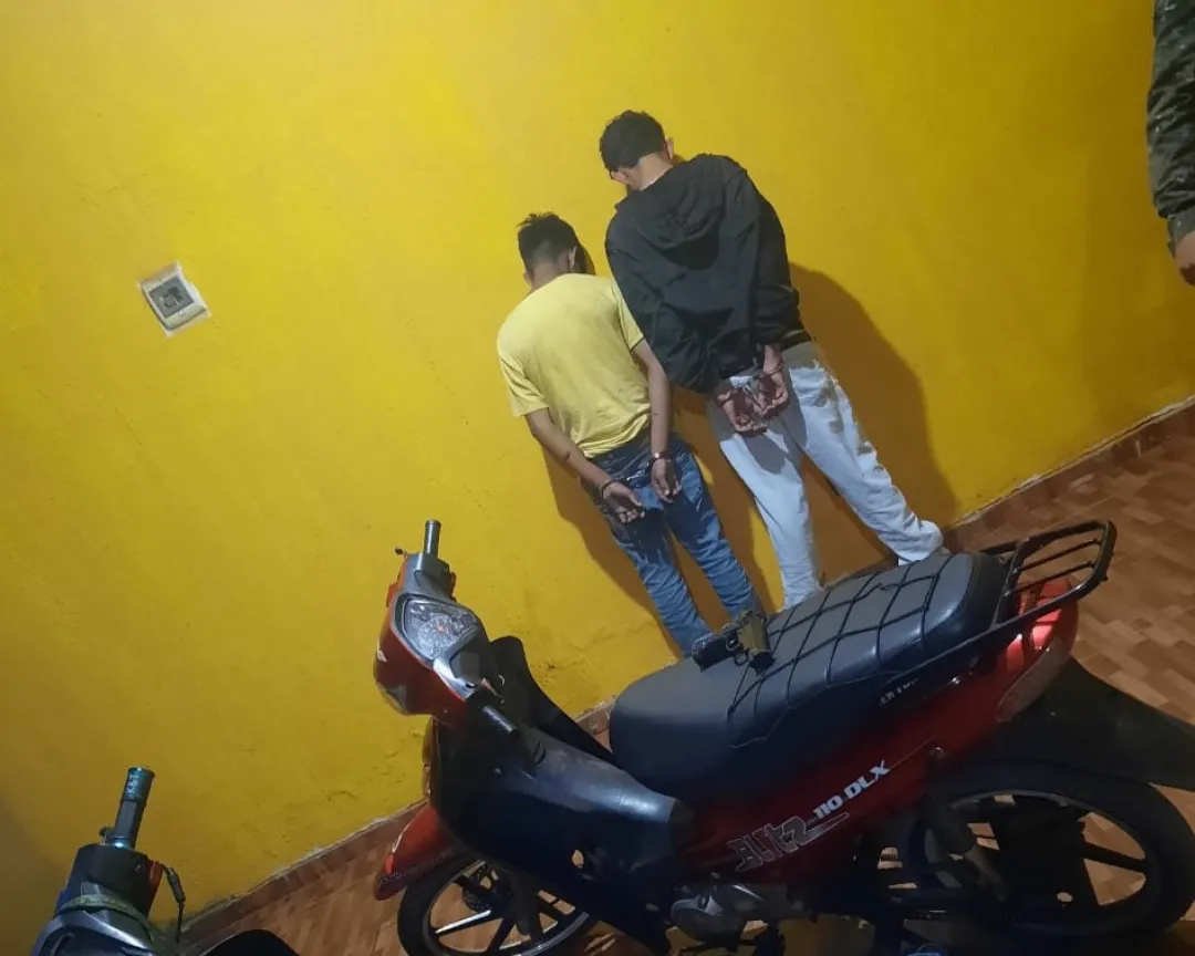 Tras hurto de motocicleta dos menores fueron reducidos por la Policias