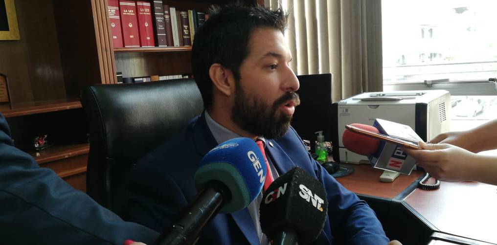 Dos policías habrían pedido coima de G. 3 millones para soltar a una mujer