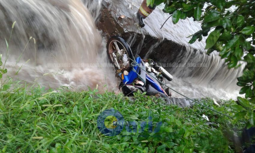 Motociclista fue arrastrada por raudal en Pedro Juan