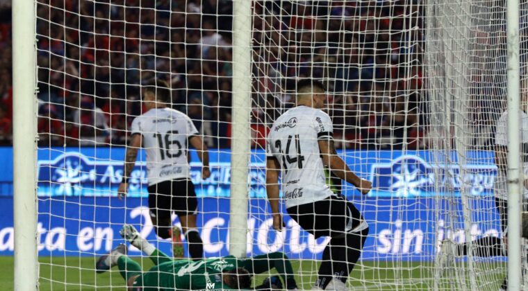 Olimpia aguó el festejo azulgrana en el superclásico