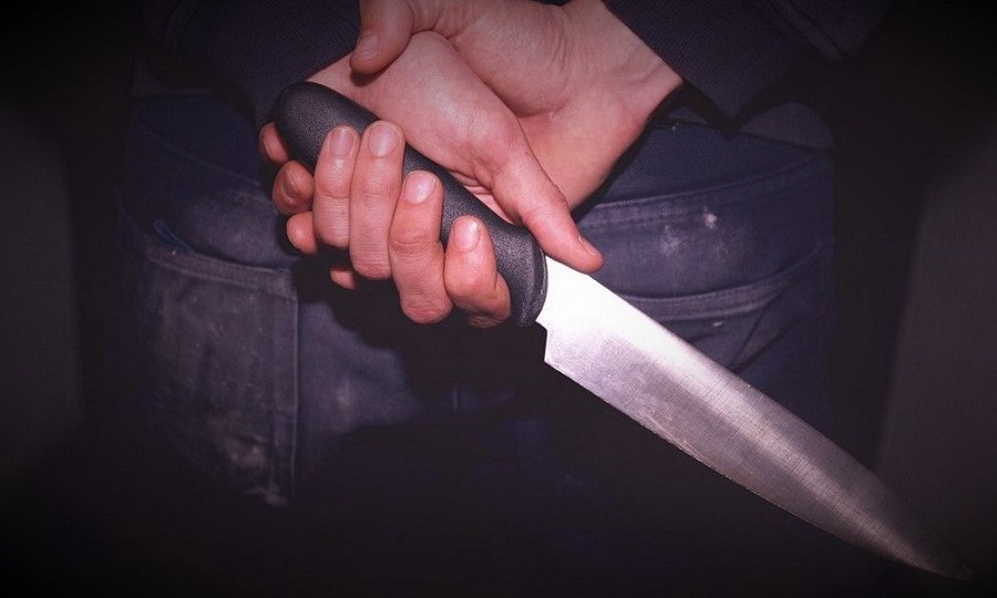 Una mujer recibe tres puñaladas supuestamente por su ex pareja