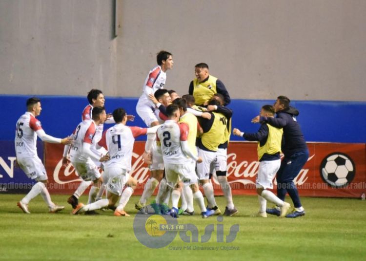 Nacional tumbo a Libertad en el último minuto