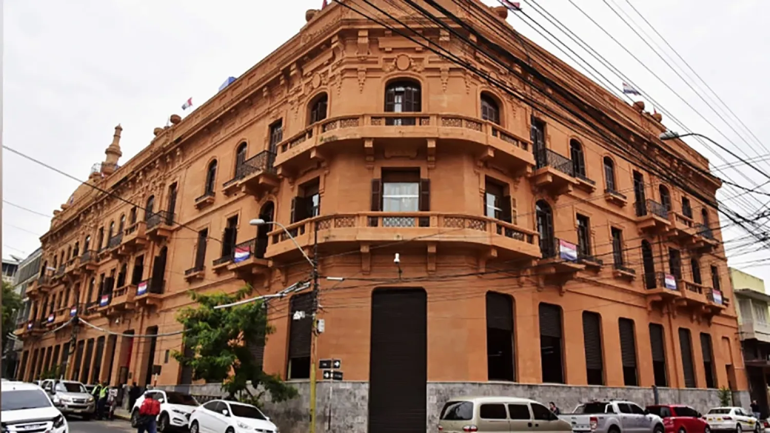 Gobierno desembolsará USD 682 millones para salarios y aguinaldos