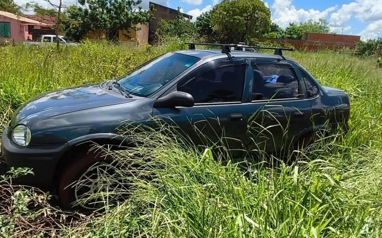 Localizan vehículo robado durante asalto domiciliario en el barrio Guaraní
