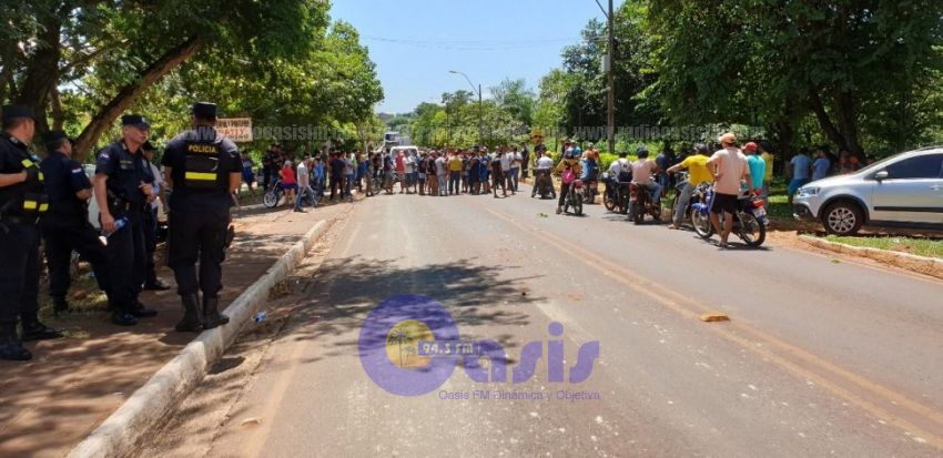 Cigarrilleros protestan por controles y cierran ruta