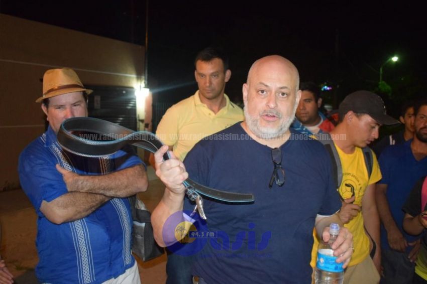Payo amenaza con cintarear a viceministro