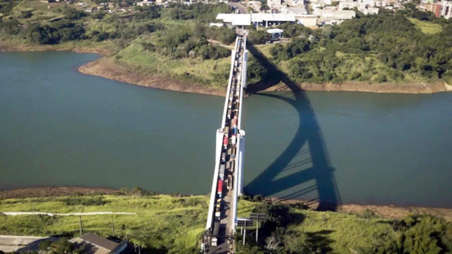 Los buses turísticos ya no podrán circular por Puente de la Amistad