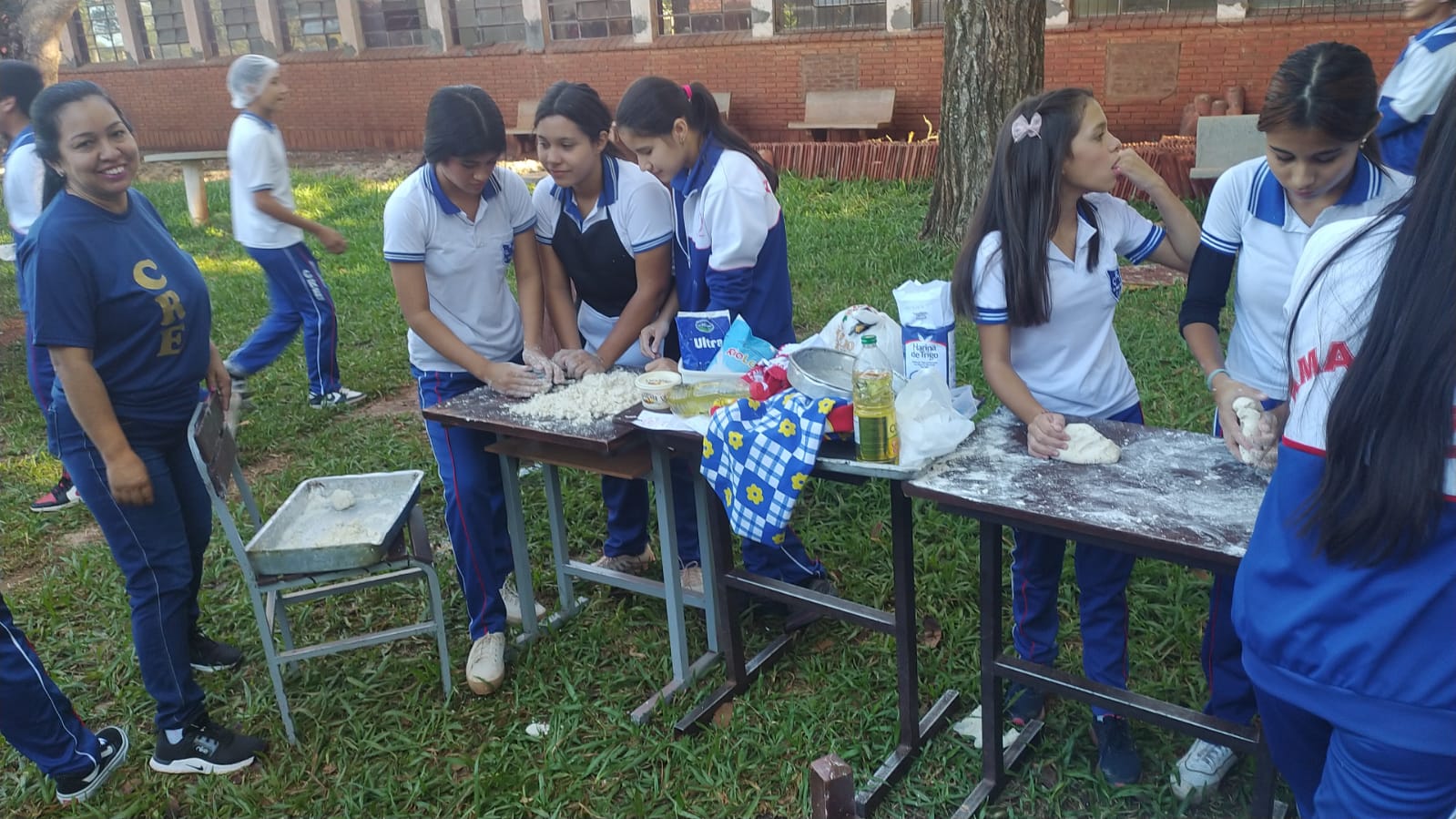 El ''Chipa apo'' como actividad de Semana Santa en el CRE