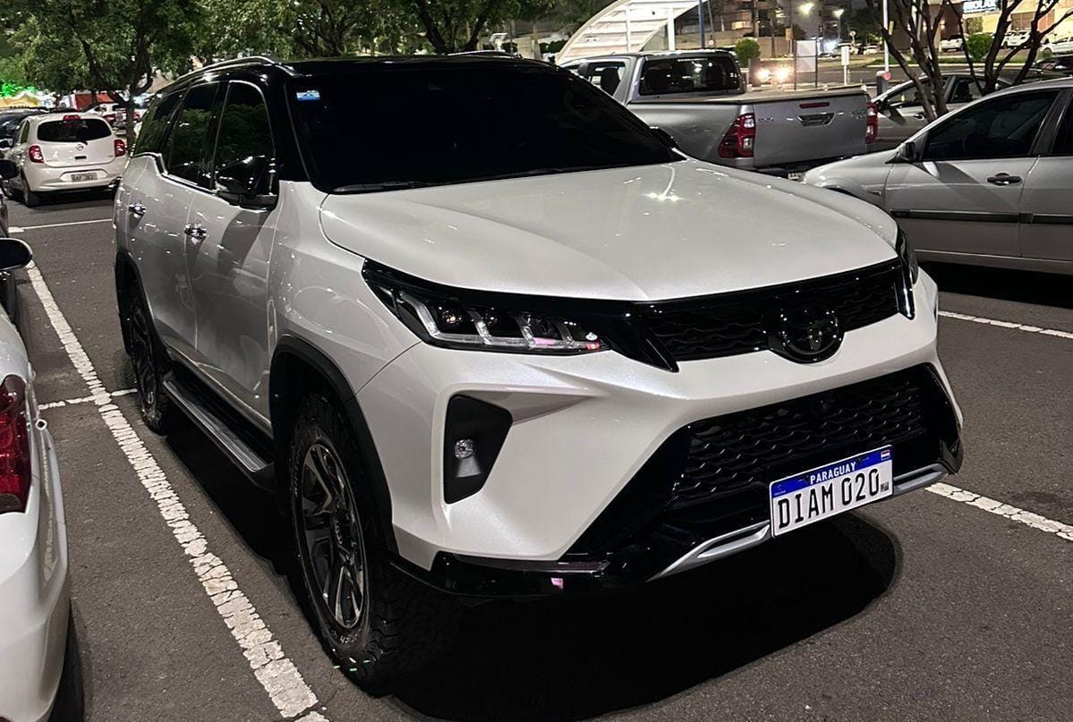 Hurtan camioneta de un lavadero haciéndose pasar por las dueñas