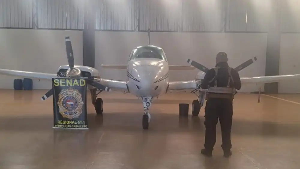 Senad incauta presunta narcoavioneta tras allanamiento en Zanja Pytã