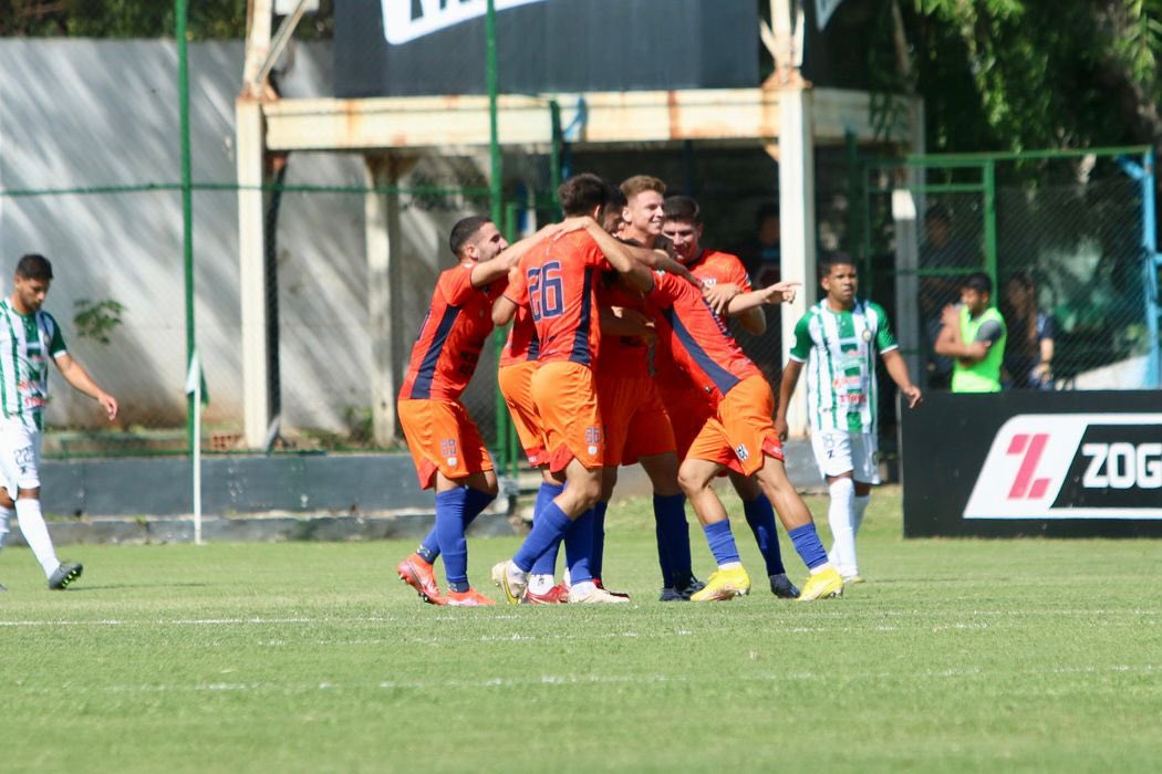 El Gallo Norteño vs El Potro Carapegueño desde las 10 am