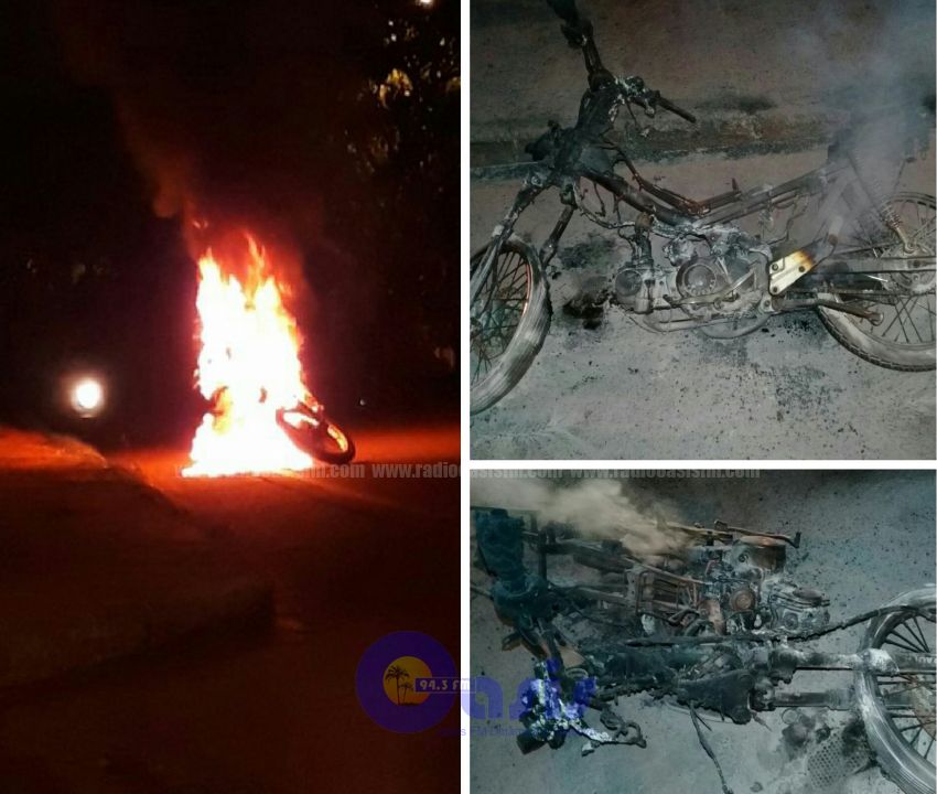 Motocicleta arde en llamas en Pedro Juan