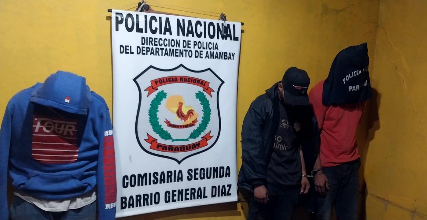 Policía aprehende a tras personas por hurto de muebles