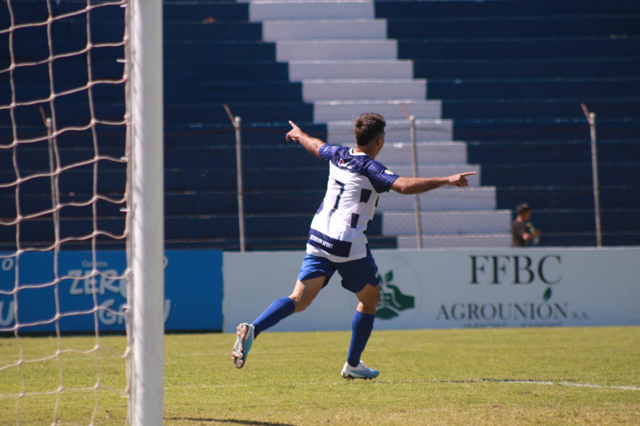 El ''2'' cantó fuerte ante el Potro Carapegueño