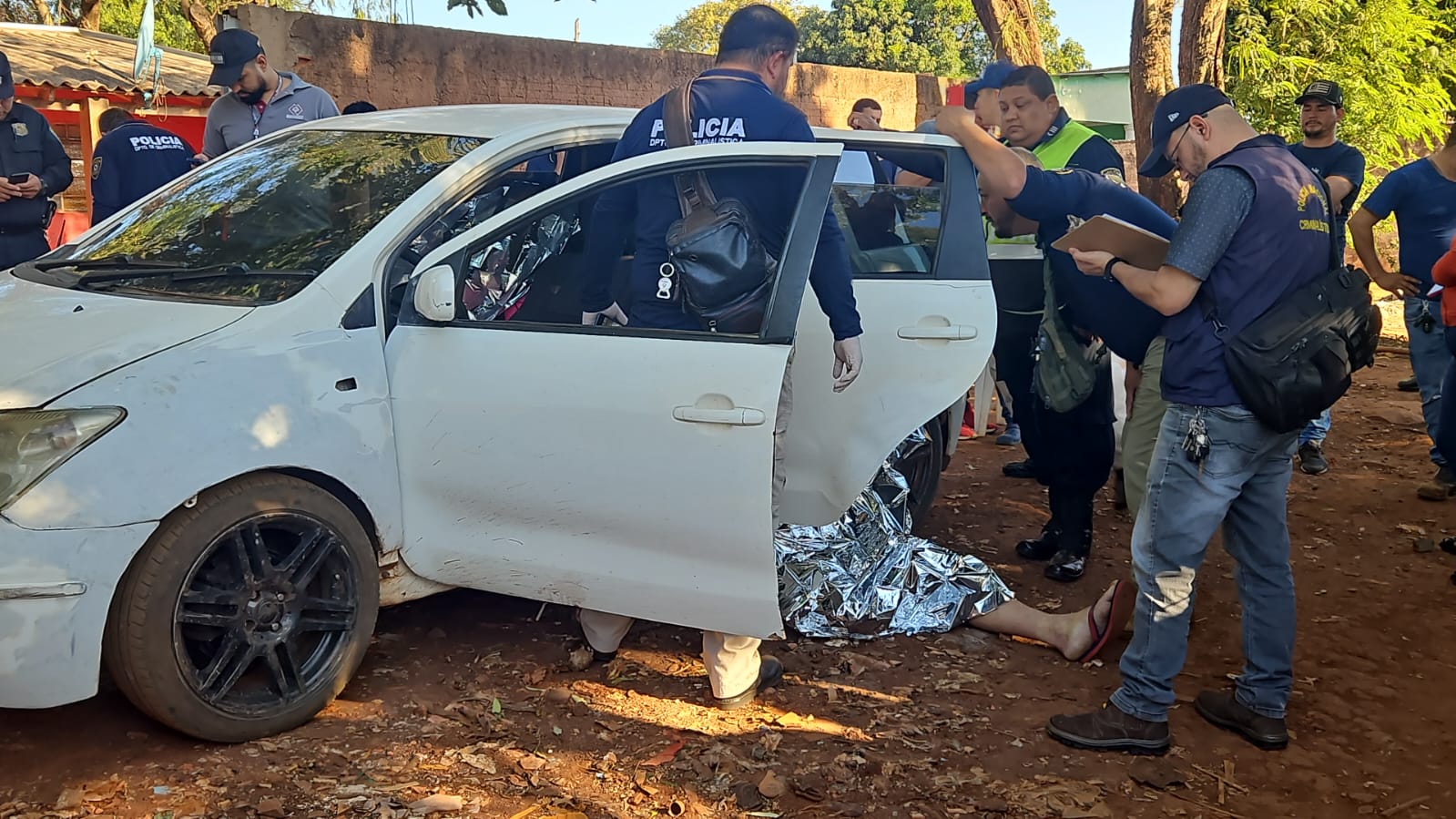 Pareja es asesinada a tiros en Pedro Juan: Una menor de cinco años salió ilesa