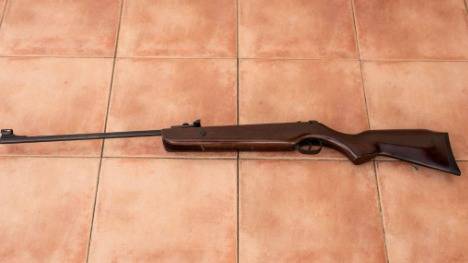 Niño mató a su hermanito al manipular un arma