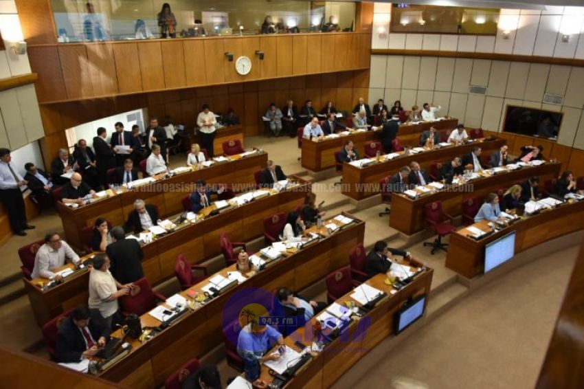 Ejecutivo veta totalmente proyecto de ley de paridad democrática