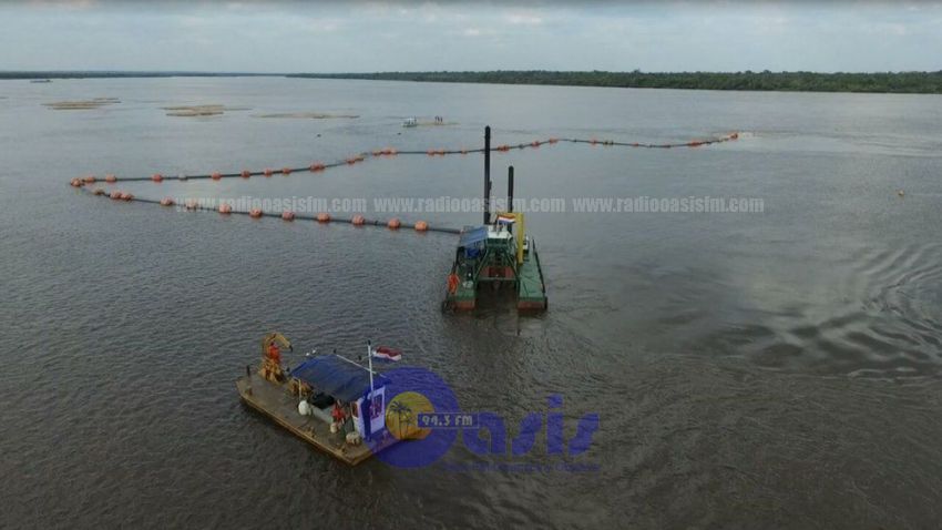 Buscan a desaparecidos en el río Paraná
