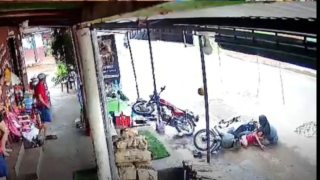 Adolescente en estado de ebriedad atropella a una embarazada que estaba en compañia de una niña de 5 años