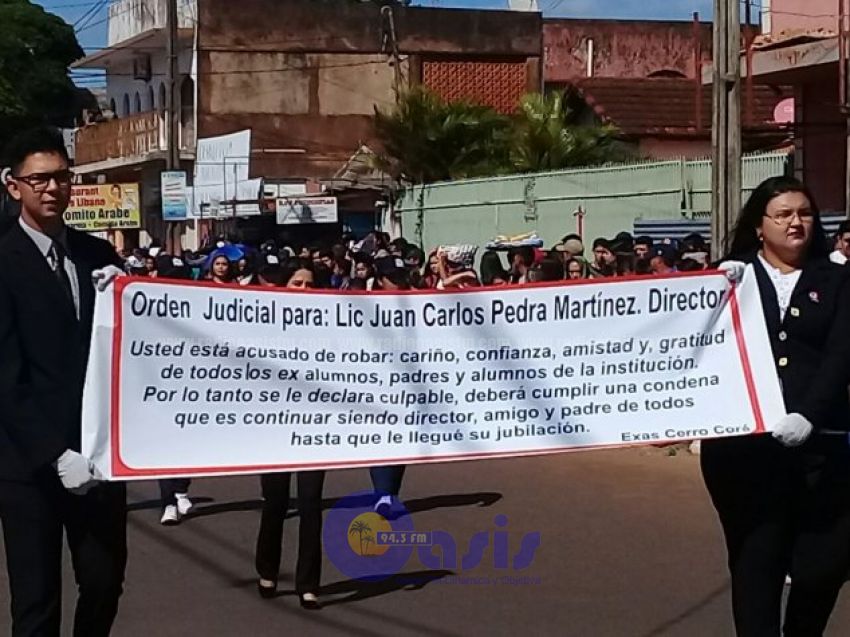 Dan apoyo a director denunciado por acoso sexual en desfile en Pedro Juan